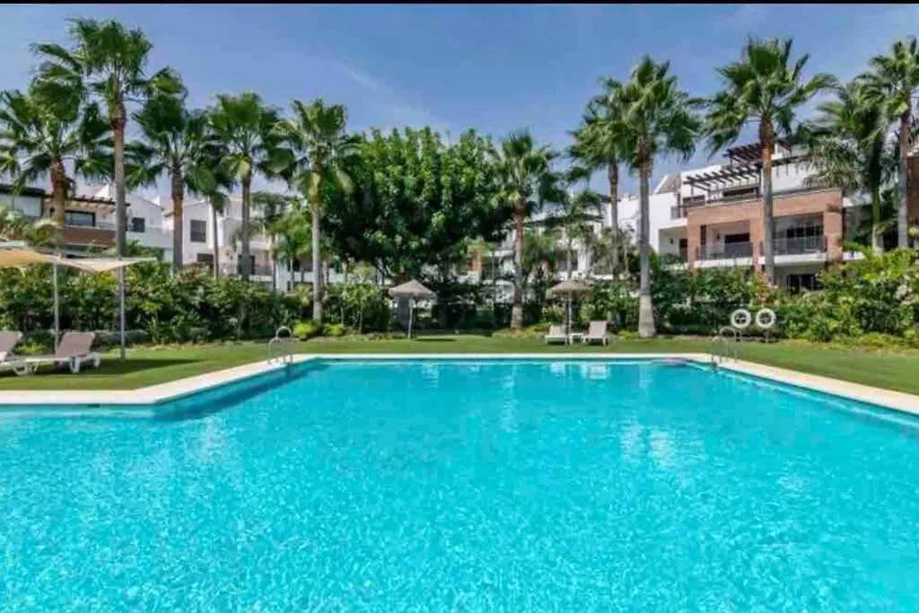 Precioso Atico Con Vistas Y Jacuzzi Privado En La Terraza Apartment Estepona