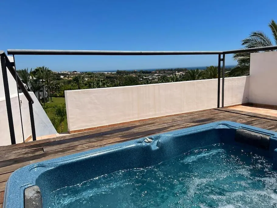 Precioso Atico Con Vistas Y Jacuzzi Privado En La Terraza Apartment Estepona 0*,